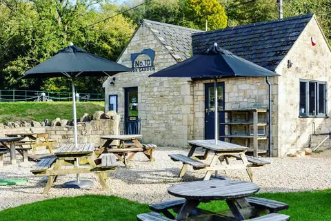 No. 10 Tea Garden photo 1