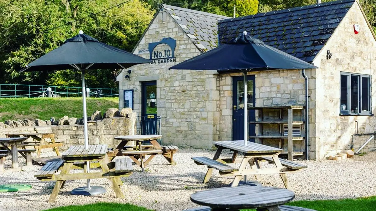 No. 10 Tea Garden – cake shop in Westwood, Bradford on Avon